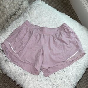 EUC Lululemon Hotty Hot 4 Inch Short Size 8
